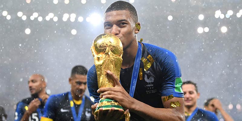 Anh góp công lớn trong việc đưa Pháp lọt vào 2 trận chung kết World Cup liên tiếp